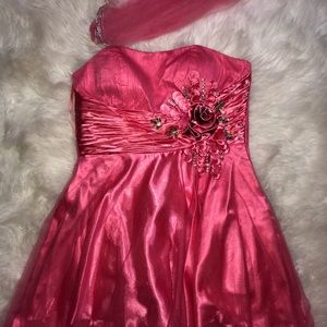 Elegant strapless dress!